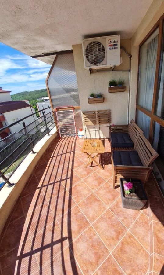 Port Natura Apartment Варна Екстериор снимка